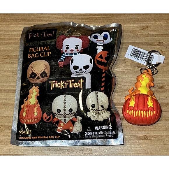 Trick 'r Treat Blind Pack Figures Series 1 bag clip Flaming Pumpkin Open Package - Picture 1 of 6